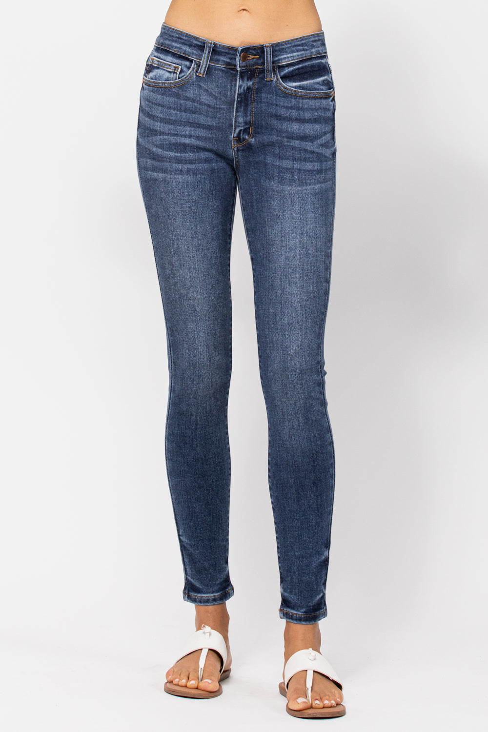 JUDY BLUE MID-RISE SKINNY W/ HANDSAND