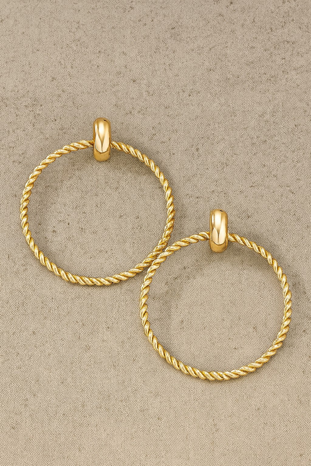 JAZZY TWISTED HOOPS