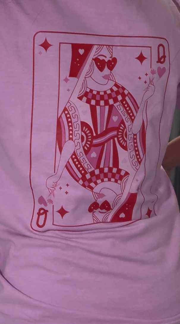 QUEEN OF HEARTS TEE