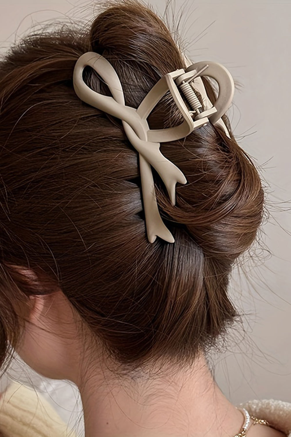 BOW CLIP