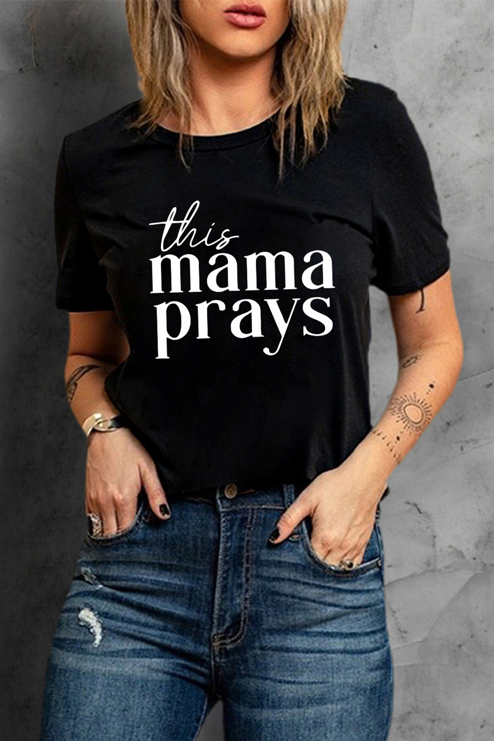 THIS MAMA PRAYS