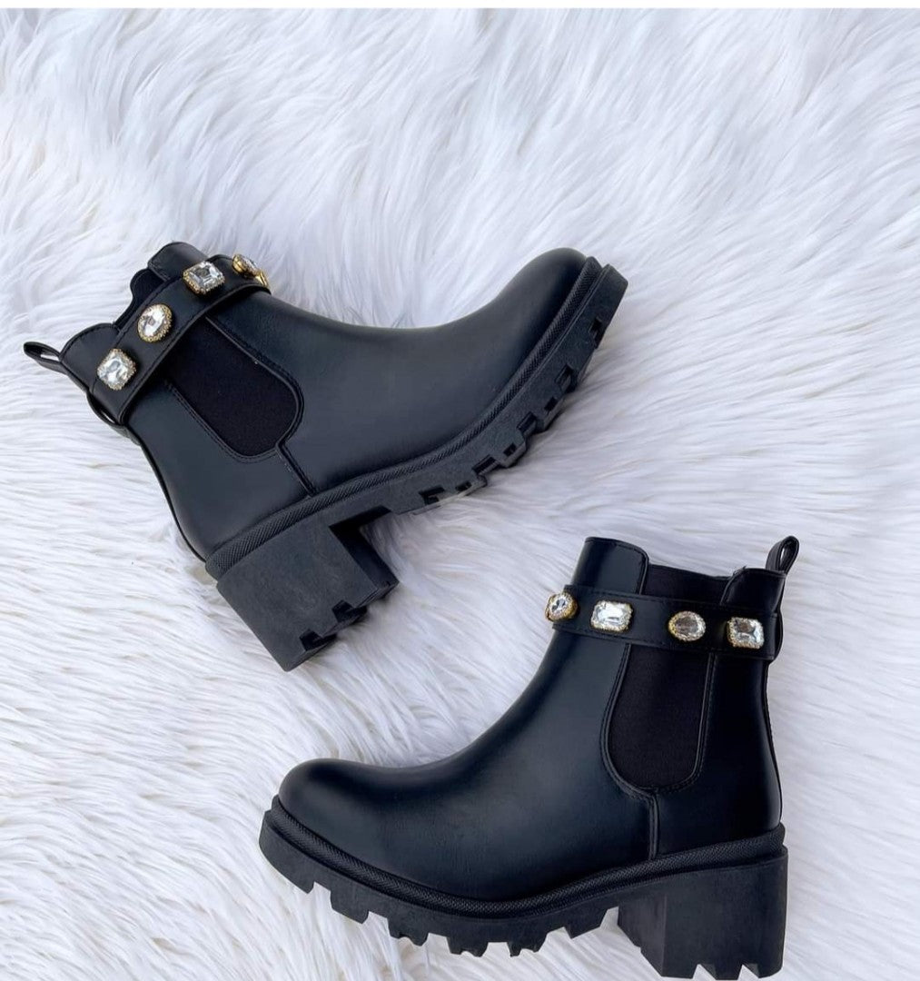 DIVINITY BOOT