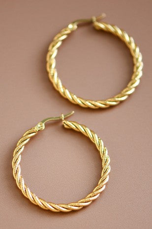 GOLD WIRE TWIST EARRINGS