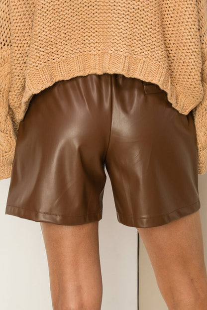 LOSE MY BREATH SHORTS