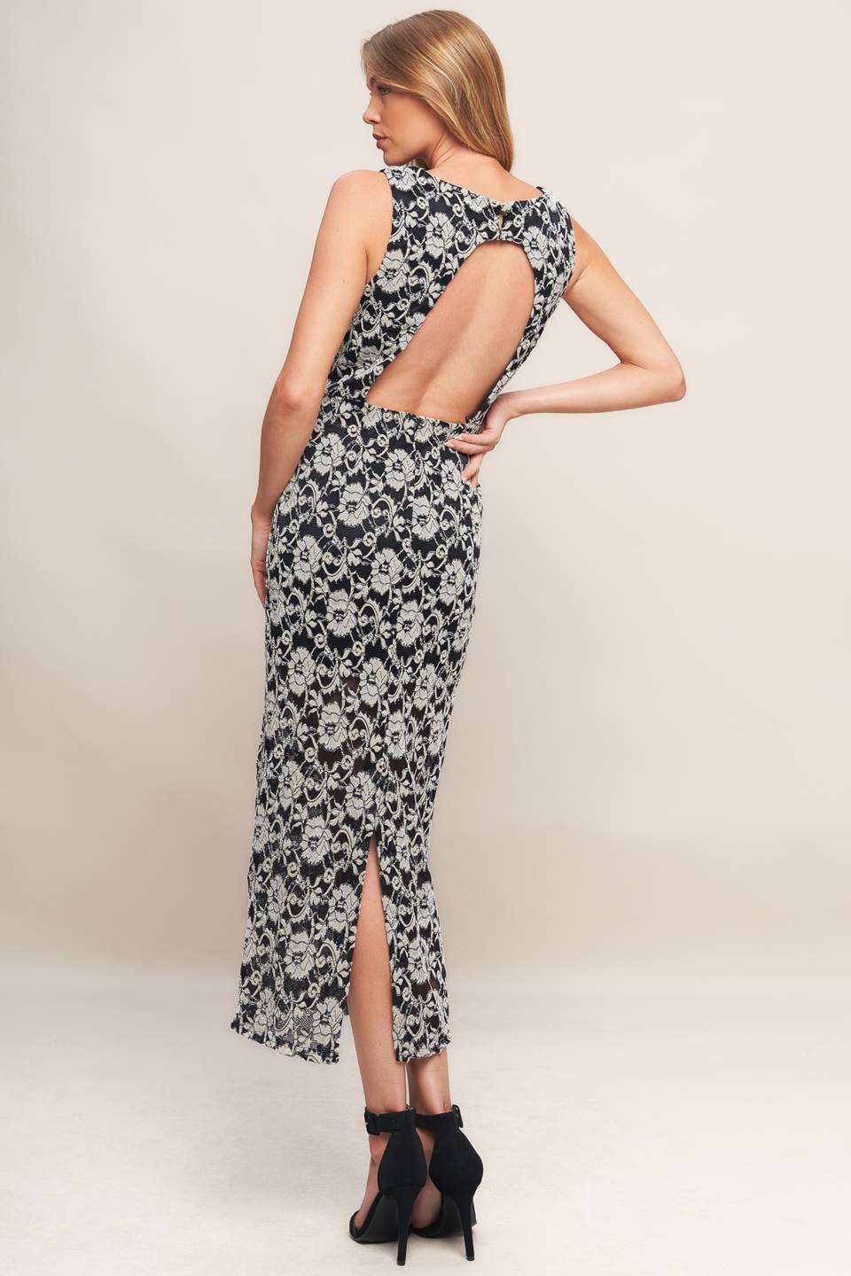 CHIC INTENTIONS