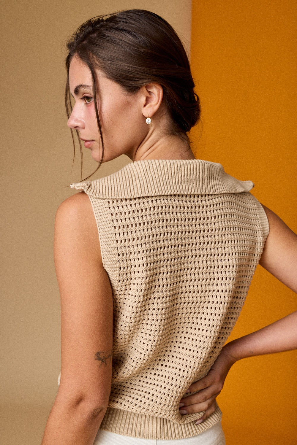 SAND DUNE SLEEVELESS SWEATER